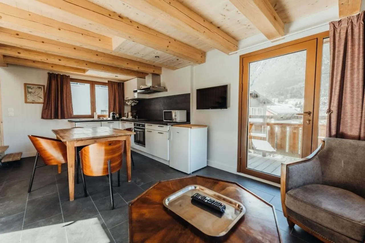 Chalet With Mountain View And 2 Min Walk From The City Center Villa Chamonix