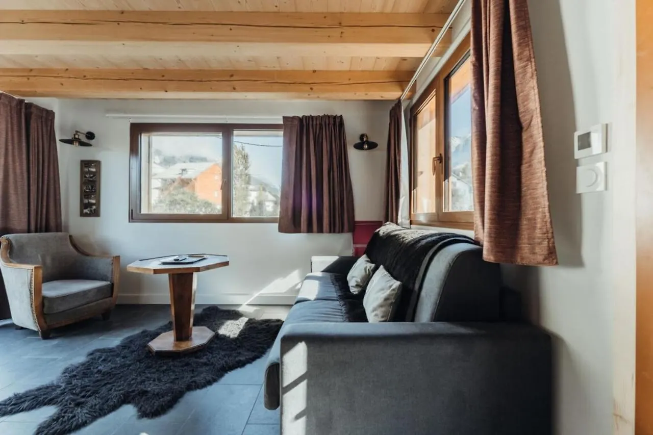 Chalet With Mountain View And 2 Min Walk From The City Center Villa Chamonix