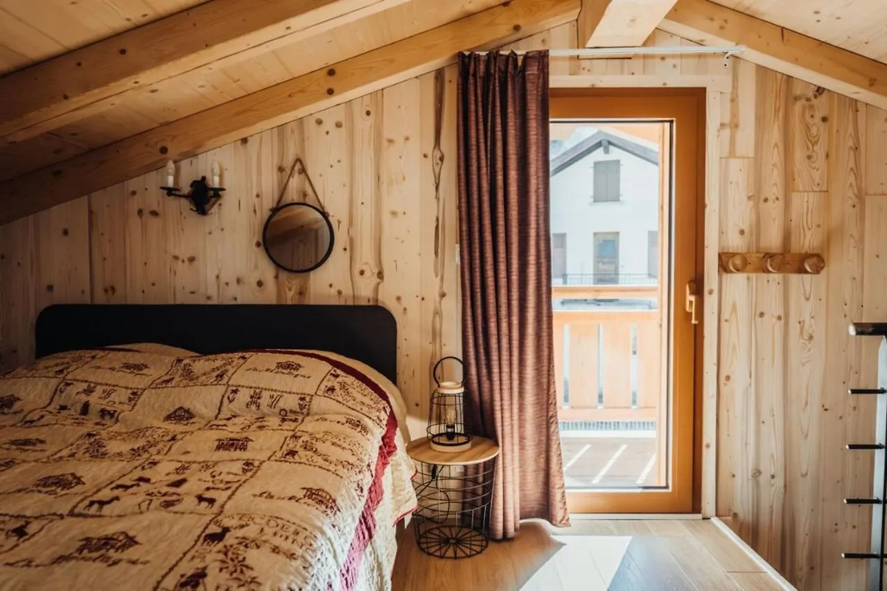 Chalet With Mountain View And 2 Min Walk From The City Center Villa Chamonix