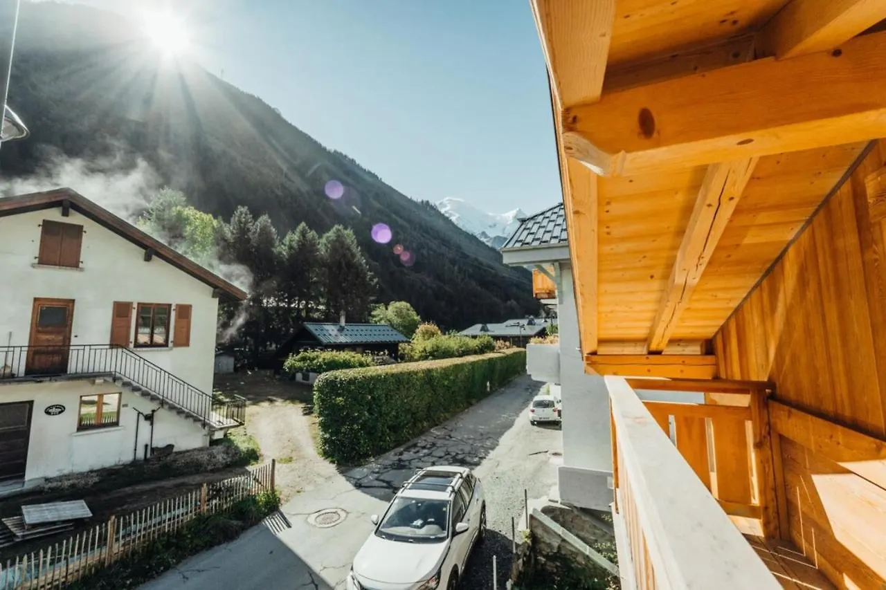 Chalet With Mountain View And 2 Min Walk From The City Center Villa Chamonix