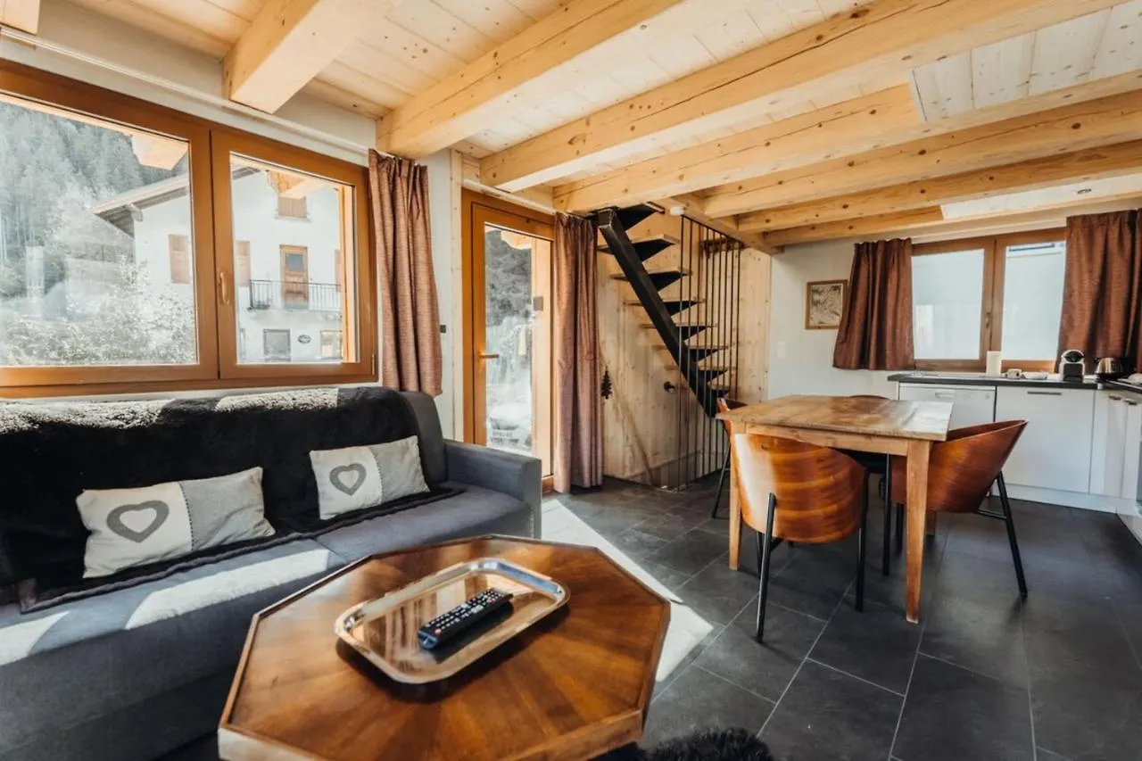 Chalet With Mountain View And 2 Min Walk From The City Center Villa Chamonix